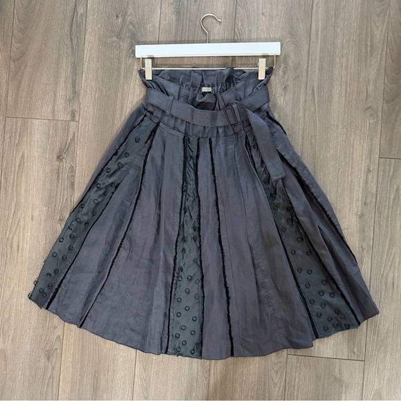 Bottega Veneta Luxury Gray A-Line Embellished Belted Pleated Skirt - Picture 4 of 13